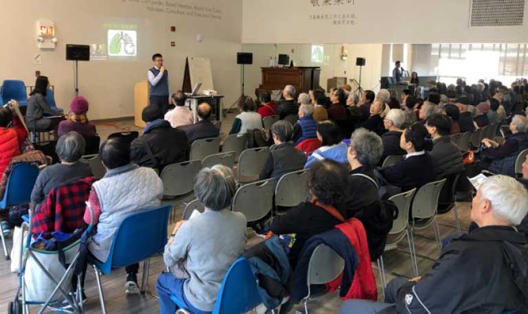 Dr. Li provides lung health education